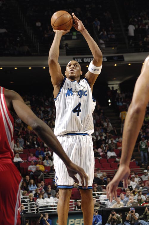 加西亚短时间内两次犯规染黄被罚下，阿隆索：弗兰，别这样对我（加西亚短时间连领两黄被罚出场，阿隆索无奈：弗兰，别这样对我）