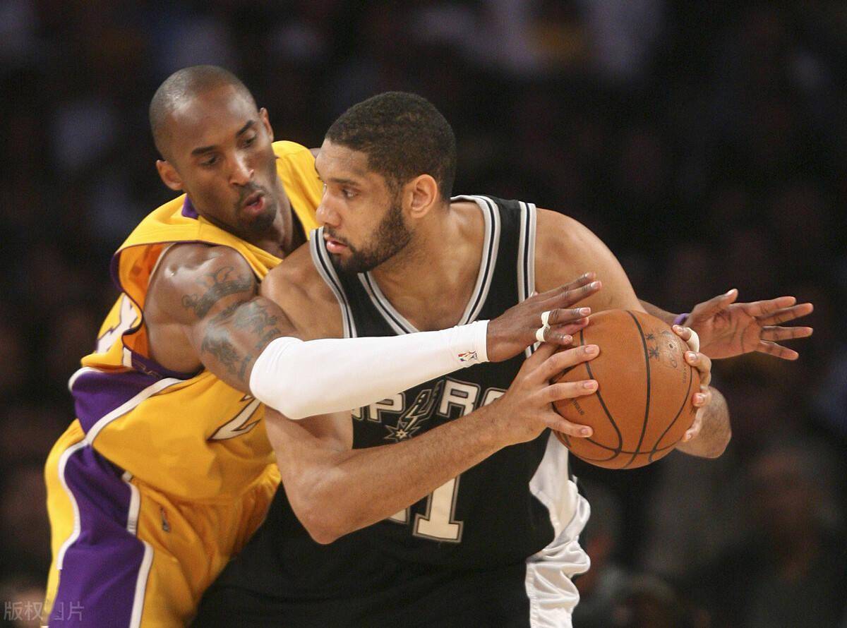 TA：利马传球出色&充满侵略性，他的回归可以丰富曼联打法（TA：传球出众且侵略性十足的利马归来，将为曼联带来更多战术变化）