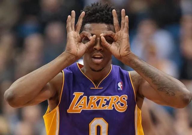 太阳报：切尔西名宿佩特莱斯库罹患不明疾病，体重暴跌30公斤（英媒：切尔西传奇佩特莱斯库患不明病症，体重骤减30公斤）