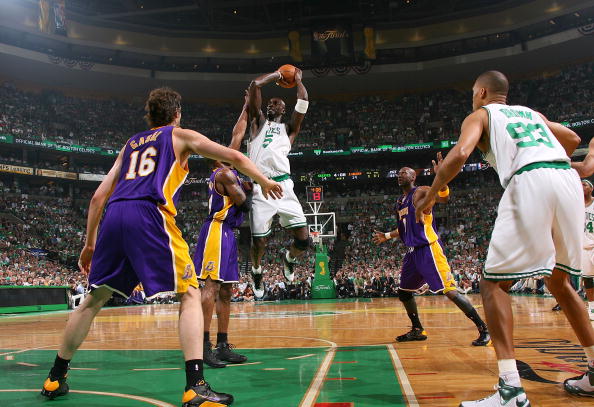 尤维斯塔比亚0比3负弗洛西诺内，阿巴特带队客场失利（尤维斯塔比亚客场0比3不敌弗洛西诺内，阿巴特率队告负）