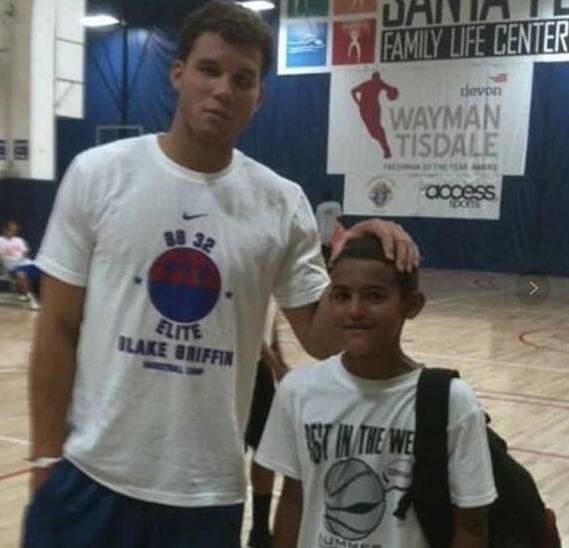 卡拉格公开向萨拉赫道歉，强调其利物浦贡献（卡拉格公开向萨拉赫致歉并肯定其对利物浦的贡献）