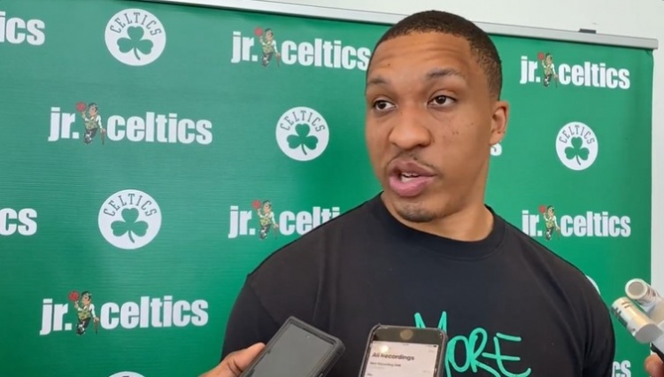 足球又一次让人泪目（绿茵再度催人泪下）