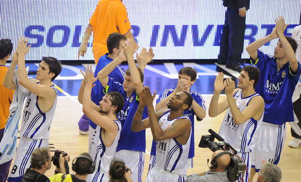 美记：湖人正寻求得到一个3D球员，比如埃利斯或赫伯特·琼斯（美记：湖人寻求补强3D侧翼，目标包括埃利斯与赫伯特·琼斯）